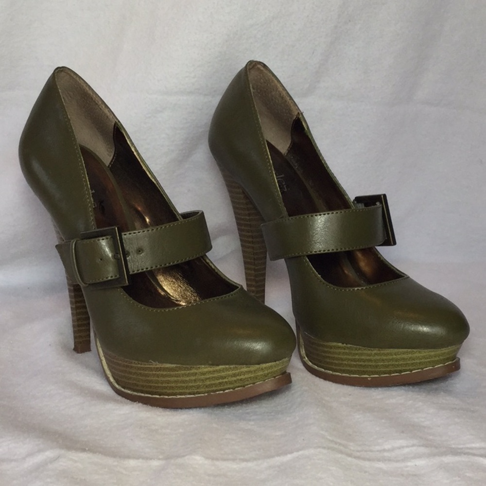 Charles David Pumps